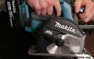 Аккумуляторная дисковая пила Makita DCS551Z